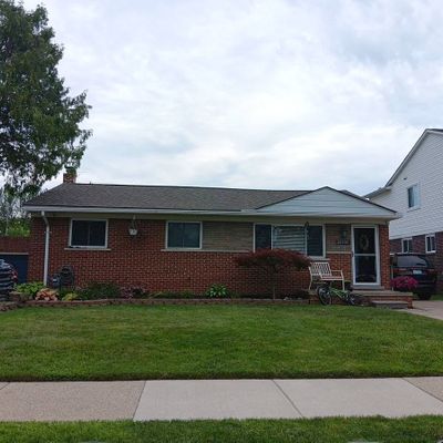 22300 Socia St, Saint Clair Shores, MI 48082