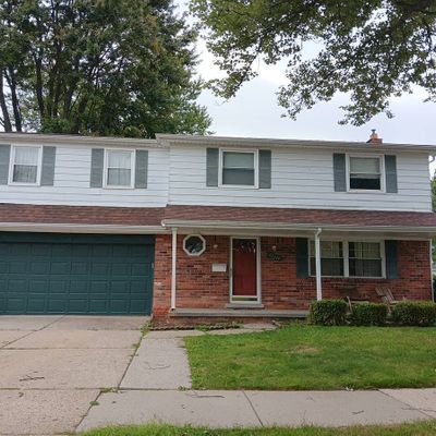 22320 Mylls St, Saint Clair Shores, MI 48081