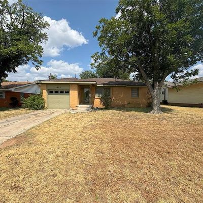 2233 Woodard St, Abilene, TX 79605