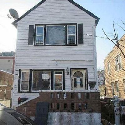 227 Bch 86 Th St, Rockaway Bch, NY 11693