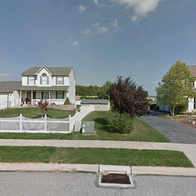 23 Saddlebrook Dr, Felton, PA 17322