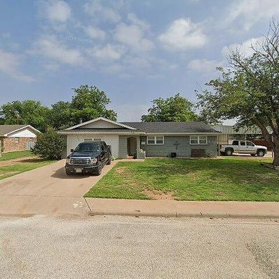 2301 43 Rd Pl, Snyder, TX 79549