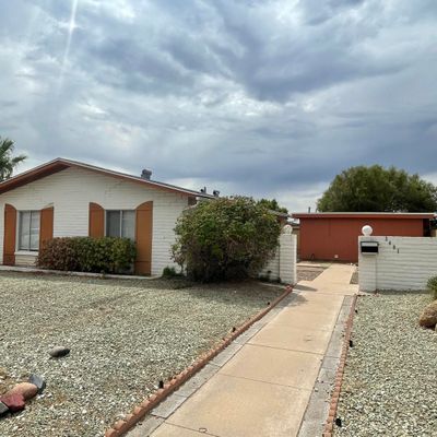 2401 W Shaw Butte Dr, Phoenix, AZ 85029