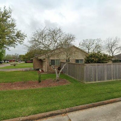 2111 Cammy Ln, La Porte, TX 77571