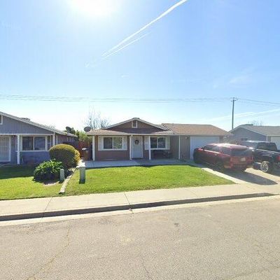 2111 Truman Dr, Chowchilla, CA 93610