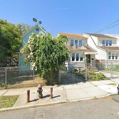 21445 89 Th Ave, Queens Village, NY 11427