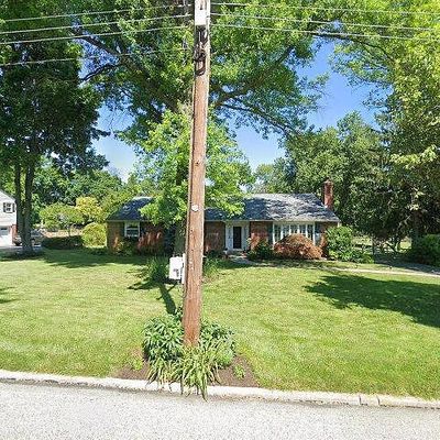 219 Old State Rd, Berwyn, PA 19312