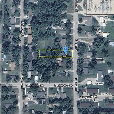 219 S East St, Emporia, KS 66801