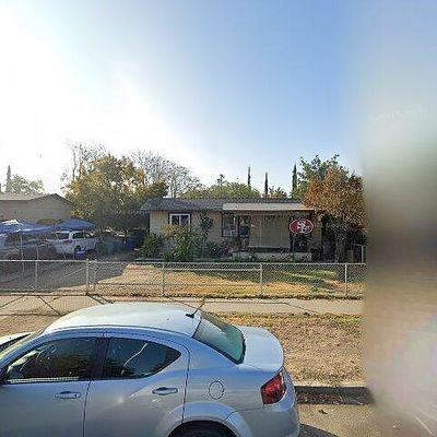 2206 E Hedges Ave, Fresno, CA 93703