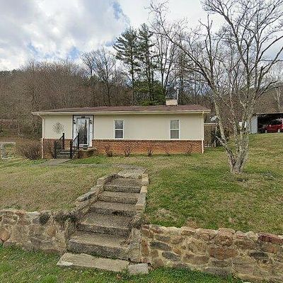 221 Charleston St, Weber City, VA 24290