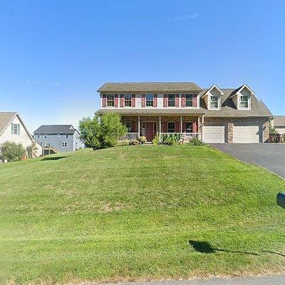 221 Cresthaven Dr, Fayetteville, PA 17222