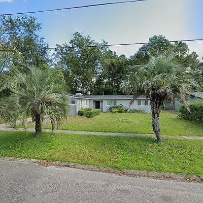 2211 Burpee Dr, Jacksonville, FL 32210