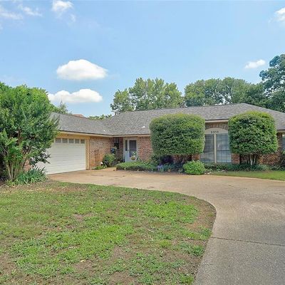 2215 W Nathan Lowe Rd, Arlington, TX 76017