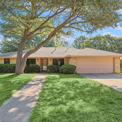 2218 N Lake Trl, Denton, TX 76201