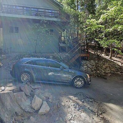 27619 Canyon Dr, Lake Arrowhead, CA 92352