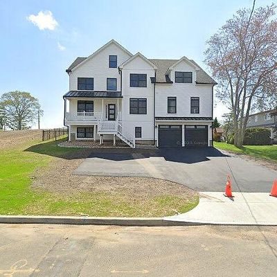 28 Hilldale Ct, Milford, CT 06460