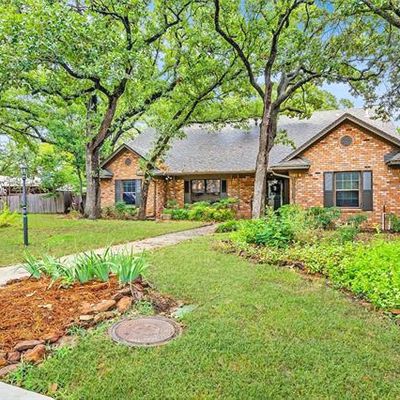 2810 Foxcroft Cir, Denton, TX 76209