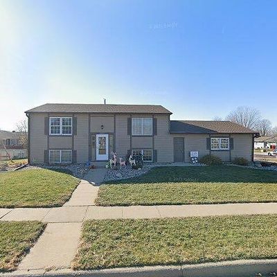 2813 Adkins Dr, Yankton, SD 57078