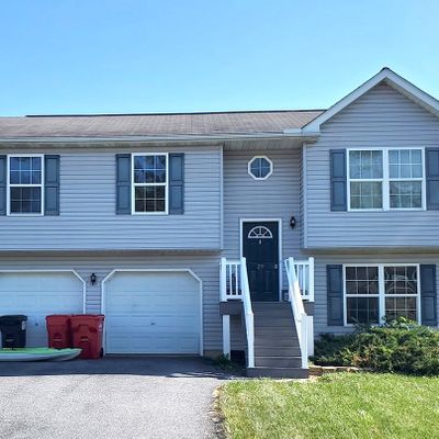 29 Shirk Dr, Fredericksburg, PA 17026