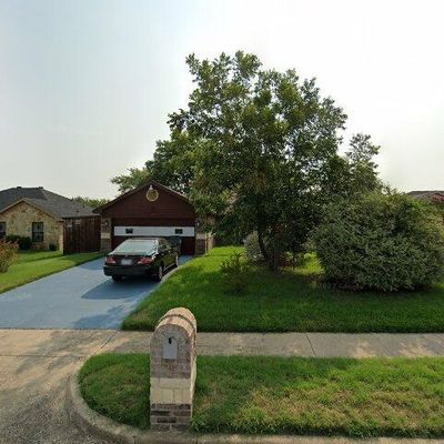 2922 Strain Ct, Lancaster, TX 75134