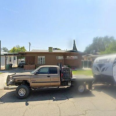 293 E Oak Ave, Porterville, CA 93257