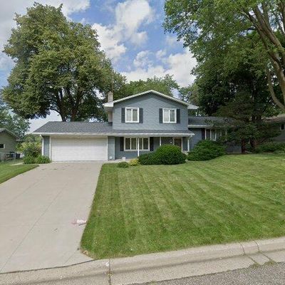 2585 Cohansey St, Saint Paul, MN 55113