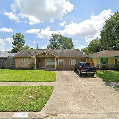 2604 Persimmon St, Pasadena, TX 77502