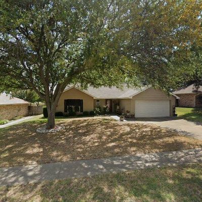 313 Pebblestone Dr, Benbrook, TX 76126