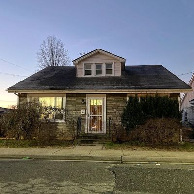 32 Wellington St, Hempstead, NY 11550