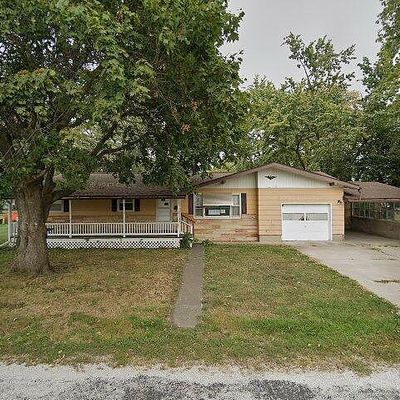 322 W Raymond St, Sullivan, IL 61951