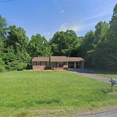 3249 Shacktown Rd, Yadkinville, NC 27055