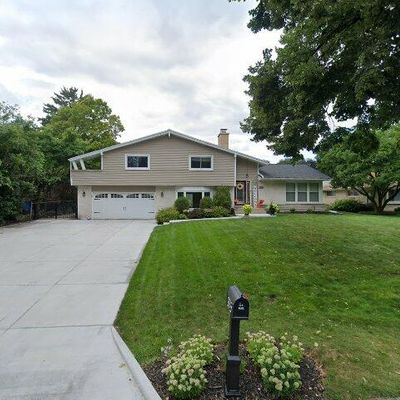 3315 N Knoll Ter, Milwaukee, WI 53222