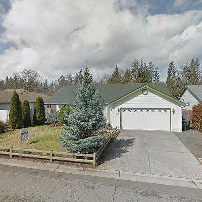 335 Yewwood Dr, Shady Cove, OR 97539