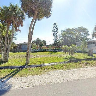 3017 Avenue E, Holmes Beach, FL 34217