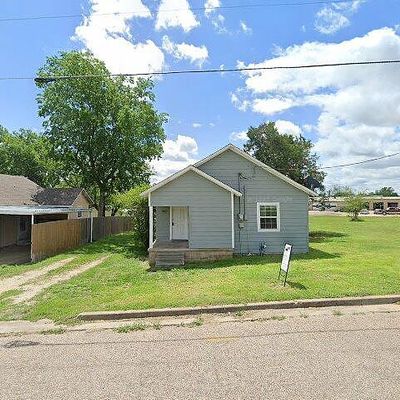 302 E Columbus St, West, TX 76691