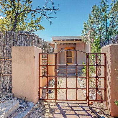 302 Los Arboles Dr, Santa Fe, NM 87501