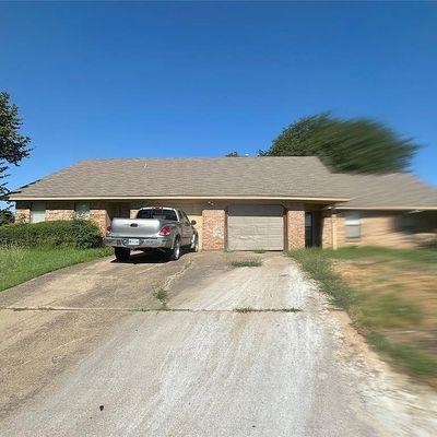 302 Ware Dr, Grand Prairie, TX 75051