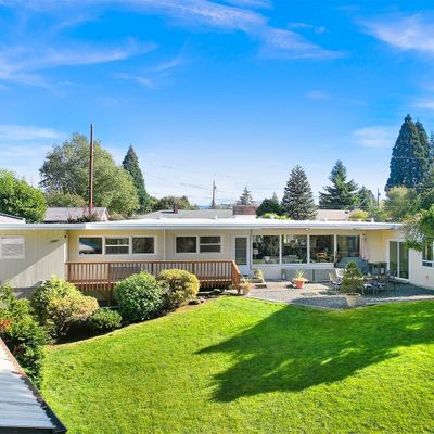 3033 Lynn St, Bellingham, WA 98225