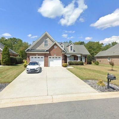 3057 17 Th Street Ln Ne, Hickory, NC 28601