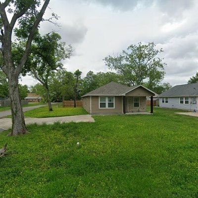 308 W Pearl St, Brazoria, TX 77422