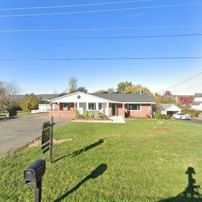 31 N Berlin Pike, Lovettsville, VA 20180