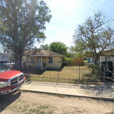 310 W Ciro Caceres Ave, Elsa, TX 78543