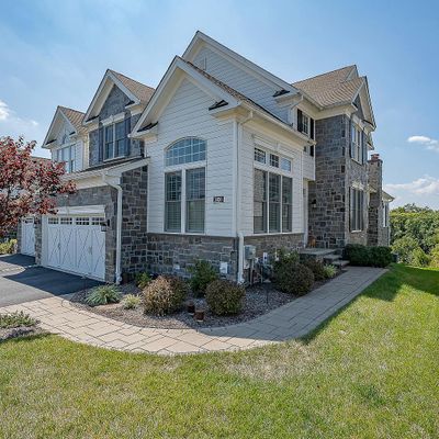 3826 Meadow View Farm Rd, Newtown Square, PA 19073