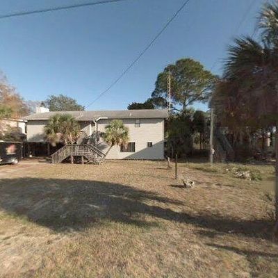 39 Sunrise Ln, Panacea, FL 32346