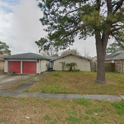 393 Westmeade Dr, Gretna, LA 70056