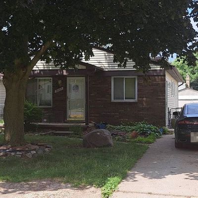 39483 Chart St, Harrison Township, MI 48045