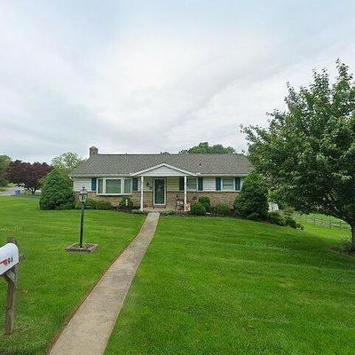 396 Frederick Dr, Dallastown, PA 17313