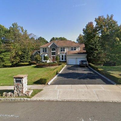 4 Amanda Ct, Manalapan, NJ 07726