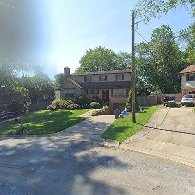 4 Van Dyck Ct, Potomac, MD 20854