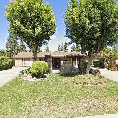 4008 W Nicholas Ave, Visalia, CA 93291